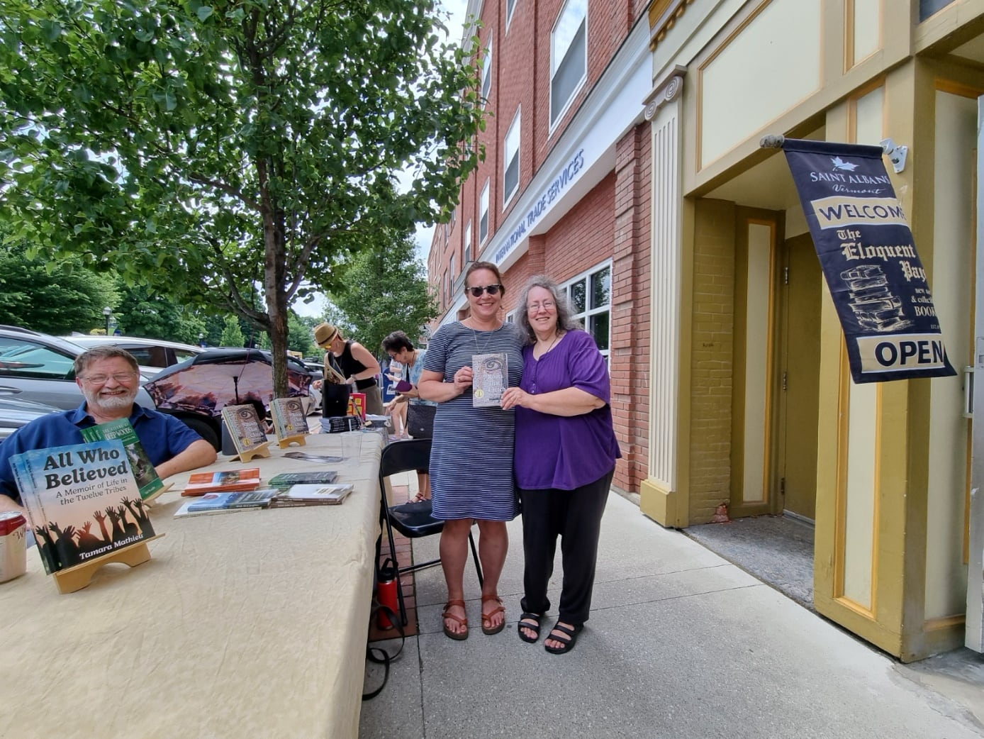 The Eloquent Page Author Fair - Beth Ann Hooper - The Roots That Clutch